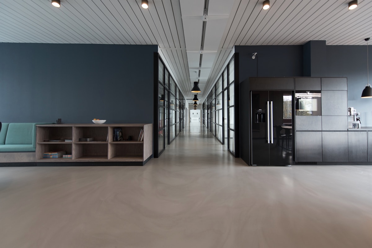 Kantor Modern - Pintu Aluminium